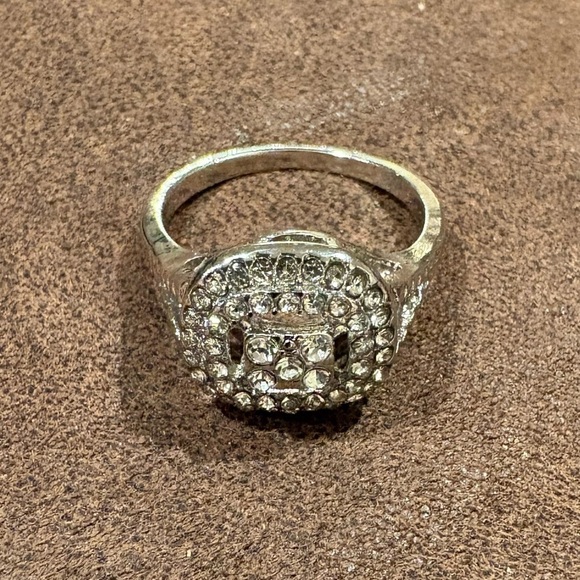 Fashion Ring in silver tone never worn Women’s size 9 - Picture 5 of 7